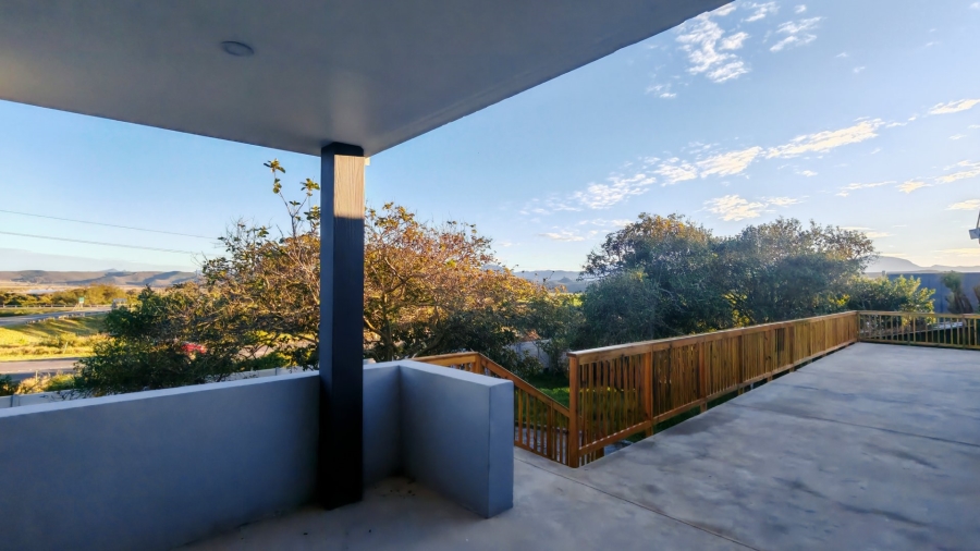 5 Bedroom Property for Sale in Fraaiuitsig Western Cape